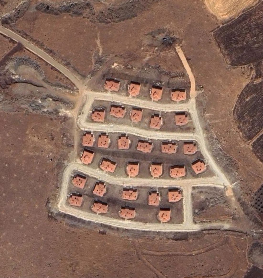 TÜLLÜCE 30 KÖY EVİ YAPIM İŞİ